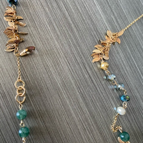 Costume Jewelry Necklace - Picture 4 of 4